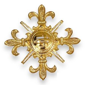 ST. JOHN Cross Fleury Large Brooch in Yellow Gold Tone